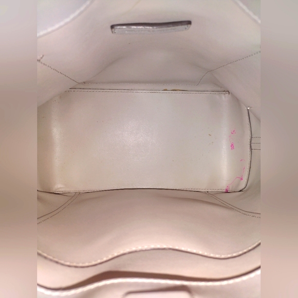 Michael Kors Light Gray Leather Shoulder Bag With Lock Charm - Picture 4 of 4